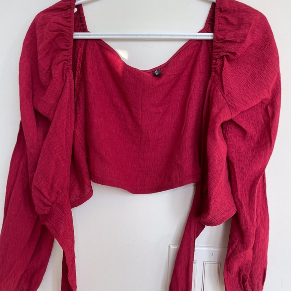 Front-tie long sleeve crop top - Picture 1 of 2